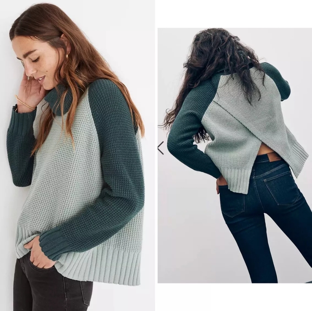 Madewell - Colorblock Eastbrook Turtleneck Cross-Back Sweater | XS: Sage Green - Picture 4 of 15